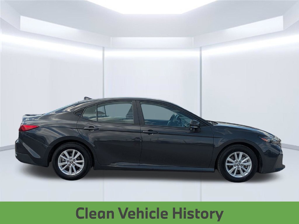 Used 2025 Toyota Camry SE FWD image 8