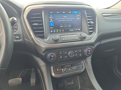 Used 2023 GMC Acadia AT4 image 21