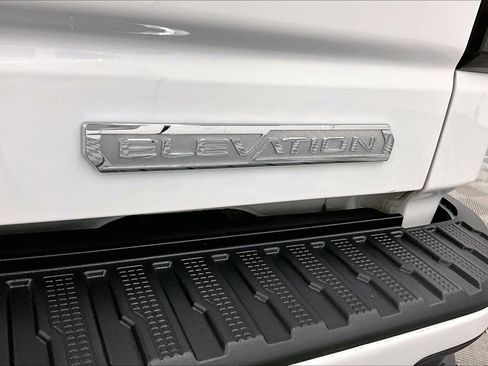 Used 2024 GMC Sierra 1500 Elevation AWD/4WD image 9