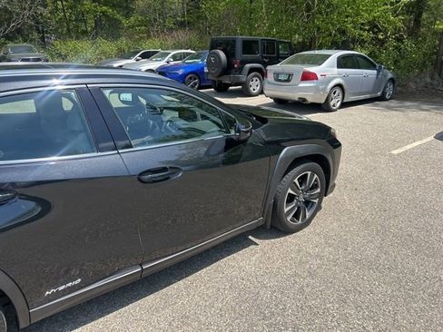 Used 2021 Lexus UX 250h w/ Premium Package AWD/4WD image 11