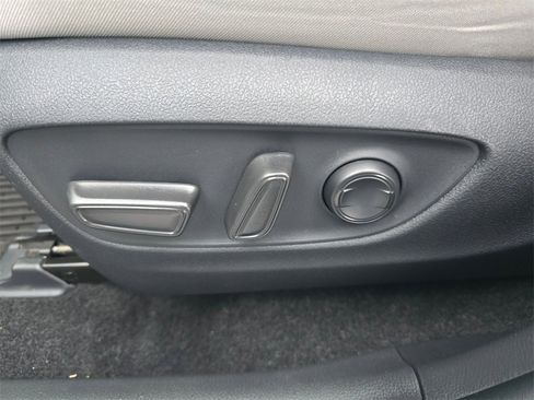 Used 2025 Toyota RAV4 XLE image 21