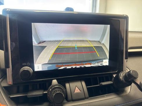 Used 2024 Toyota RAV4 SE image 24