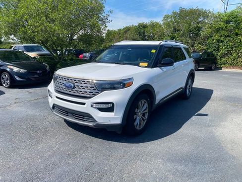 Used 2021 Ford Explorer Limited w/ Equipment Group 301A RWD image 6