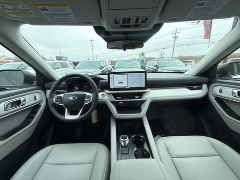 New 2026 Ford Explorer Active w/ Active Comfort Package image 16