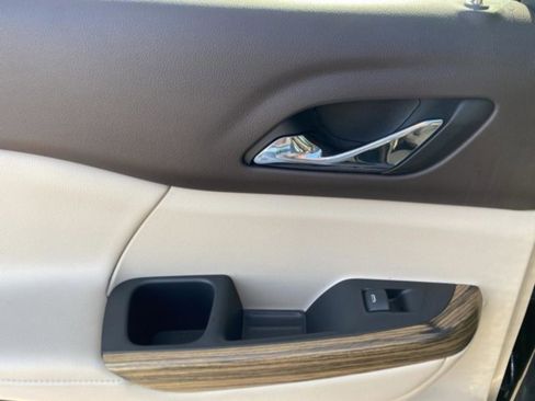 Used 2019 GMC Acadia Denali w/ Technology Package image 31