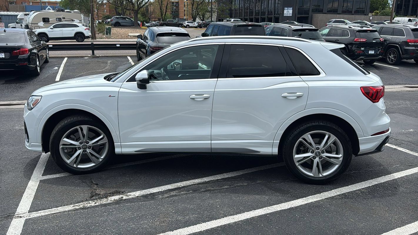 Used 2020 Audi Q3 2.0T Premium Plus w/ Premium Plus Package AWD/4WD image 6
