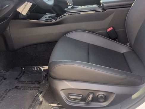 New 2026 Toyota Prius Plug-In Hybrid image 12