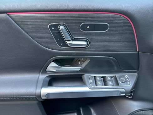 Certified 2026 Mercedes-Benz GLB 250 4MATIC image 10