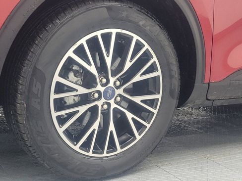 Used 2022 Ford Escape Titanium w/ Titanium Premium Package FWD image 31