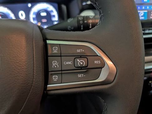 Used 2024 Jeep Compass Limited w/ Elite Group AWD/4WD image 17