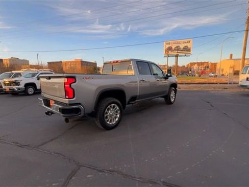 Used 2025 Chevrolet Silverado 2500 LTZ w/ LTZ Premium Package image 8