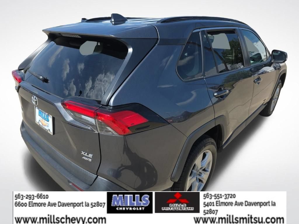 Used 2020 Toyota RAV4 XLE AWD/4WD image 5
