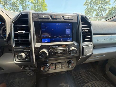 Used 2022 Ford F250 XLT w/ XLT Premium Package AWD/4WD image 21