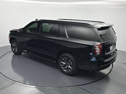 Used 2023 Chevrolet Suburban Z71 w/ Luxury Package AWD/4WD image 37