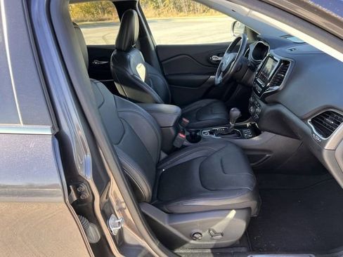 Used 2020 Jeep Cherokee Limited w/ Luxury Group image 24