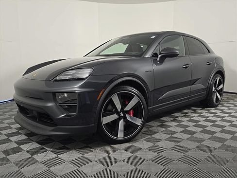 Certified 2025 Porsche Macan 4S Electric AWD/4WD image 1