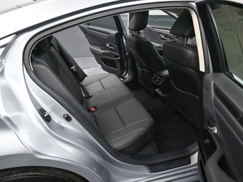 Used 2025 Lexus ES 350 w/ Accessory Package (Z1) FWD image 32