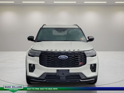 Used 2025 Ford Explorer ST AWD/4WD image 9