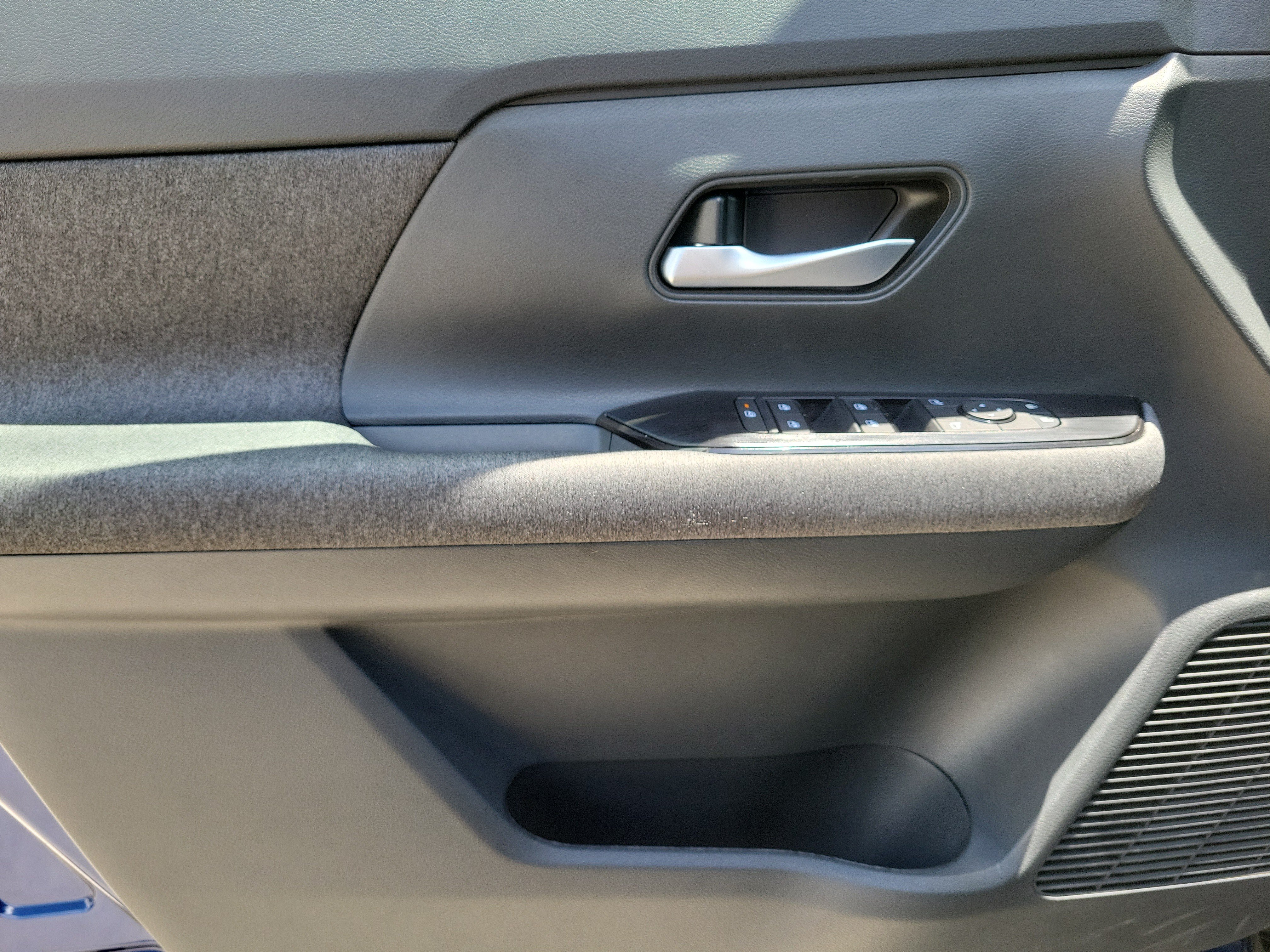 Certified 2026 Nissan Kicks SV FWD image 15