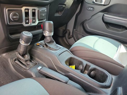 Used 2019 Jeep Wrangler Sport S image 26