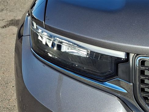 Used 2023 Jeep Grand Cherokee L Laredo image 9