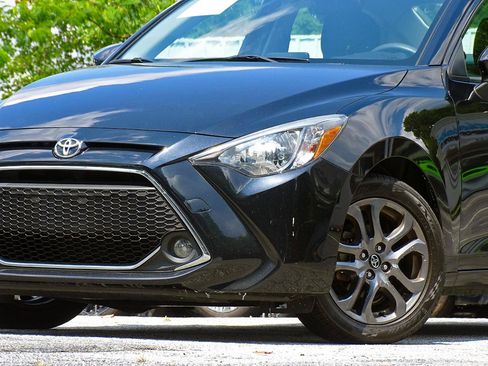 Used 2019 Toyota Yaris LE FWD image 7
