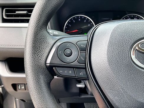 Used 2022 Toyota RAV4 XLE AWD/4WD image 22