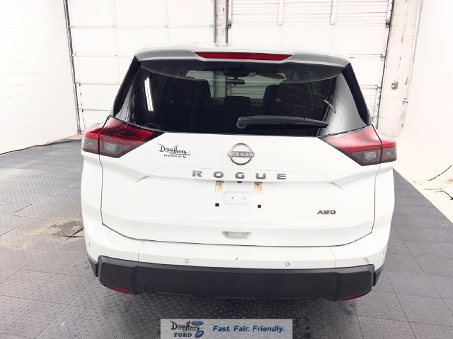 Used 2025 Nissan Rogue SV AWD/4WD image 6