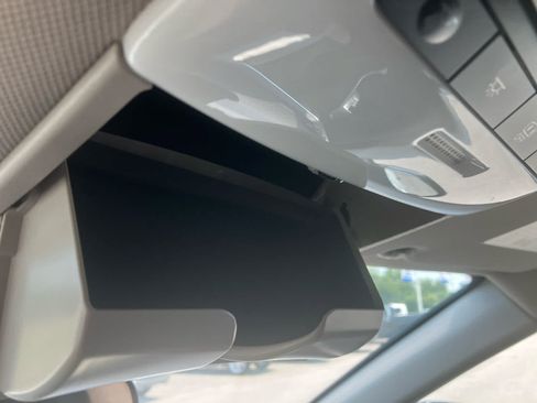 Used 2025 Nissan Rogue S FWD image 20