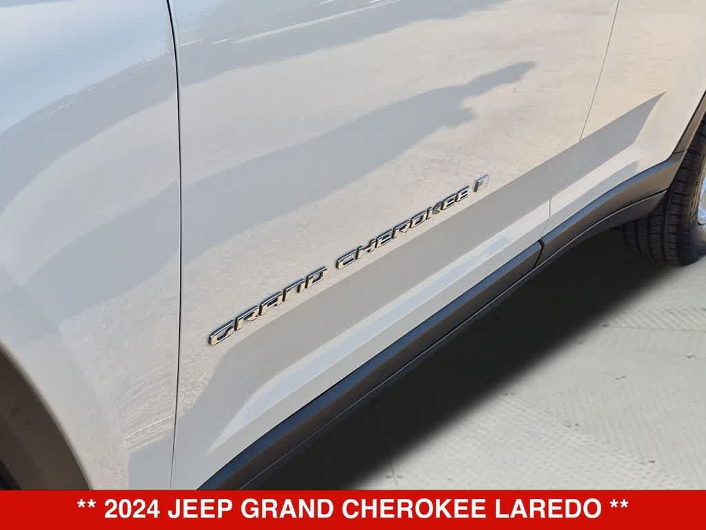 Used 2024 Jeep Grand Cherokee Laredo RWD image 12