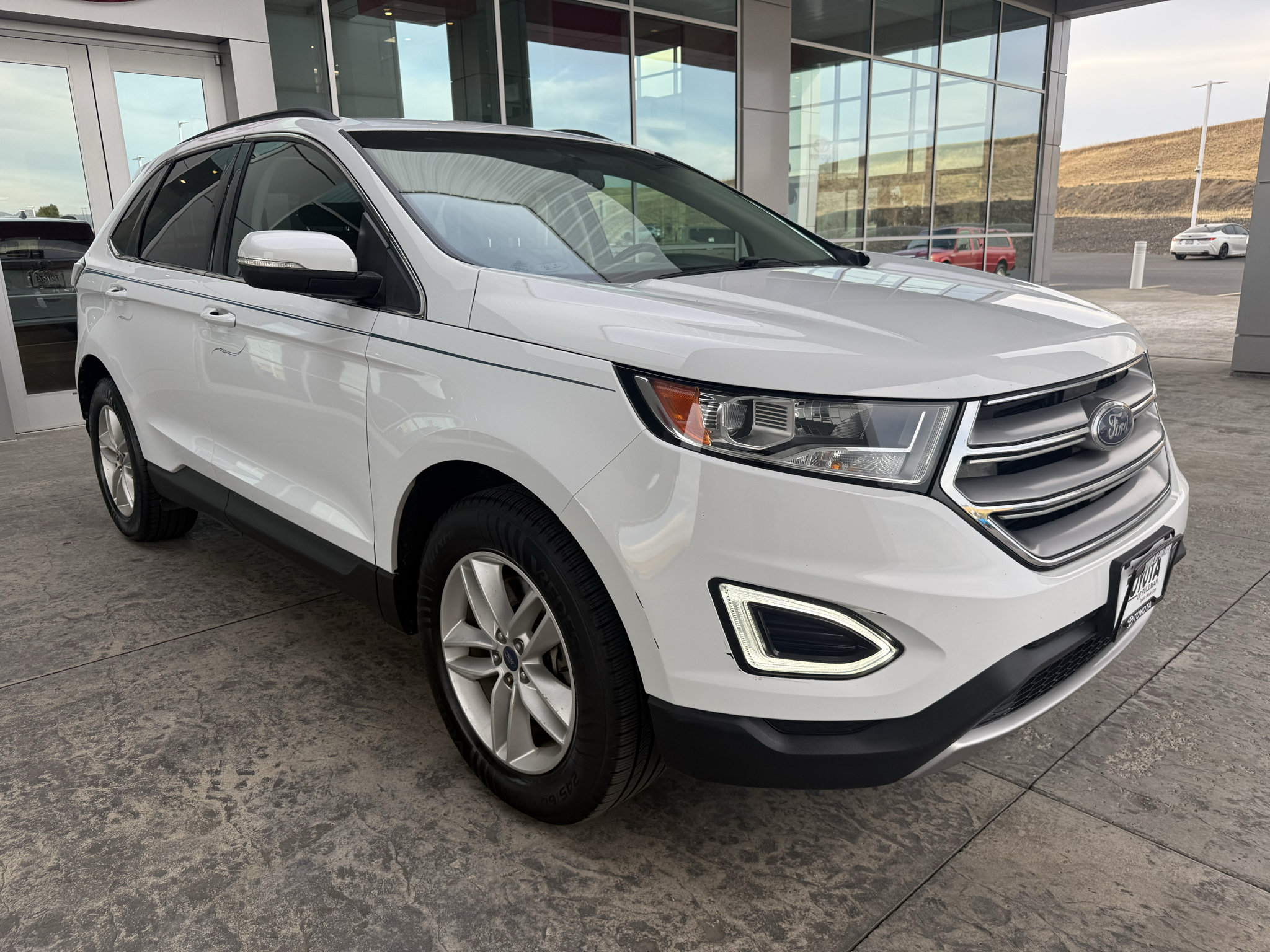 Used 2016 Ford Edge SEL w/ Equipment Group 201A AWD/4WD image 3
