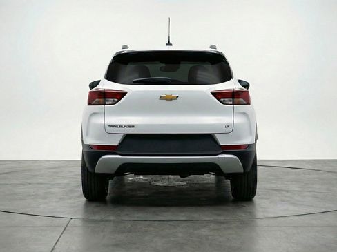 Used 2025 Chevrolet TrailBlazer LT FWD image 6