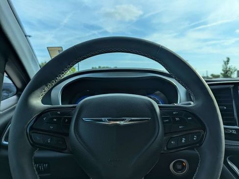 Used 2023 Chrysler Pacifica Limited w/ Uconnect Theater Family Group AWD/4WD image 29