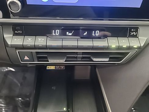 Used 2026 Toyota Camry LE FWD image 34