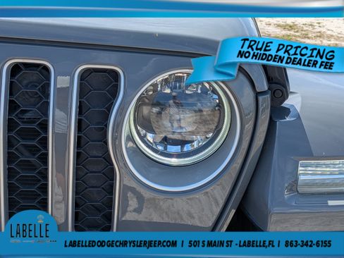 Used 2023 Jeep Wrangler Unlimited Sahara w/ Cold Weather Group AWD/4WD image 10