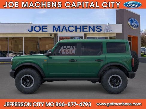 New 2025 Ford Bronco Badlands image 5