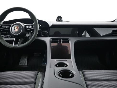 New 2026 Porsche Taycan image 9