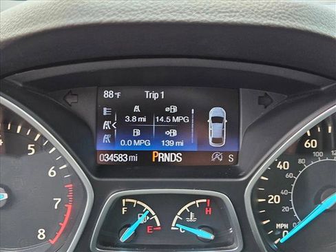 Used 2017 Ford Escape SE w/ Equipment Group 201A FWD image 11