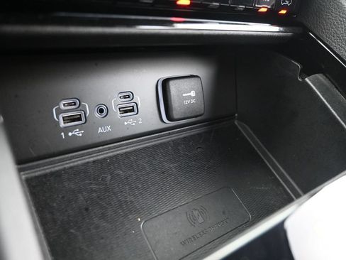Used 2023 Jeep Grand Cherokee Limited w/ Luxury Tech Group II AWD/4WD image 27