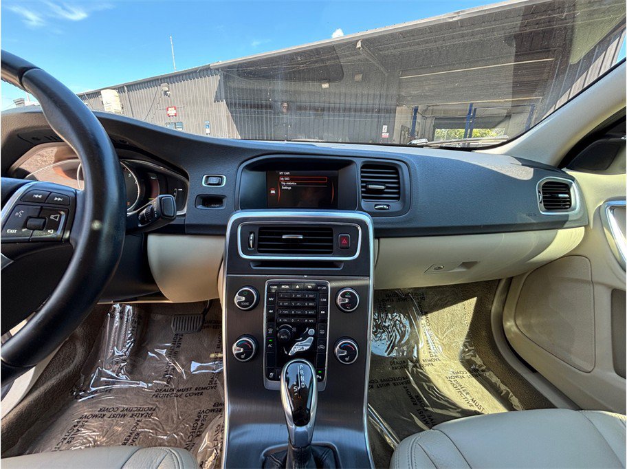 Used 2014 Volvo S60 T5 FWD image 11