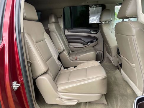 Used 2016 Chevrolet Suburban LT image 27