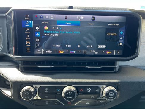 New 2025 Jeep Gladiator Sport image 16