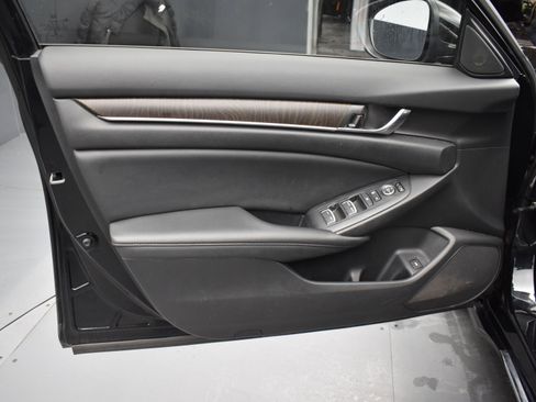 Used 2021 Honda Accord EX image 9