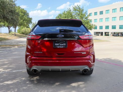 Used 2019 Ford Edge Titanium w/ Equipment Group 301A FWD image 6