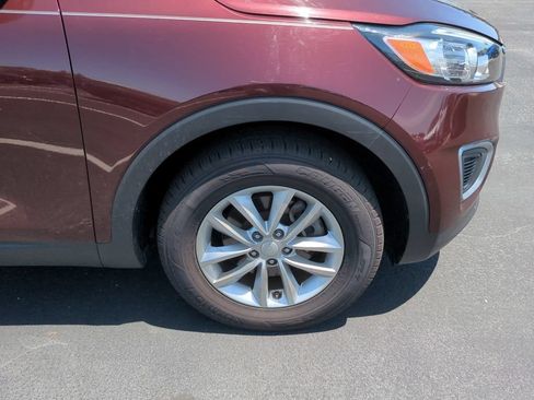 Used 2017 Kia Sorento FWD w/ LX Convenience Package image 13