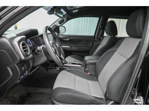 Used 2023 Toyota Tacoma TRD Off-Road image 31