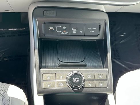 Used 2024 Hyundai Kona Limited FWD image 30