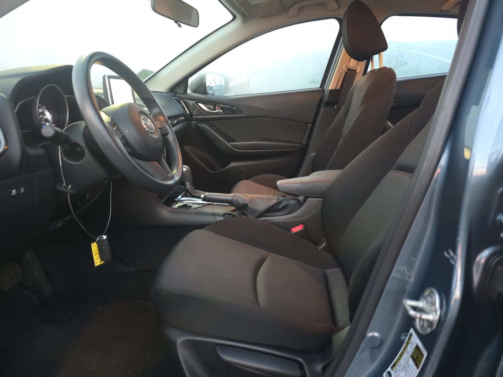 Used 2016 MAZDA MAZDA3 i Sport FWD image 5