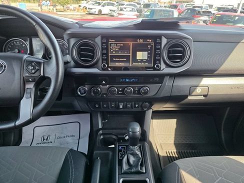 Used 2021 Toyota Tacoma TRD Sport w/ Technology Package AWD/4WD image 31