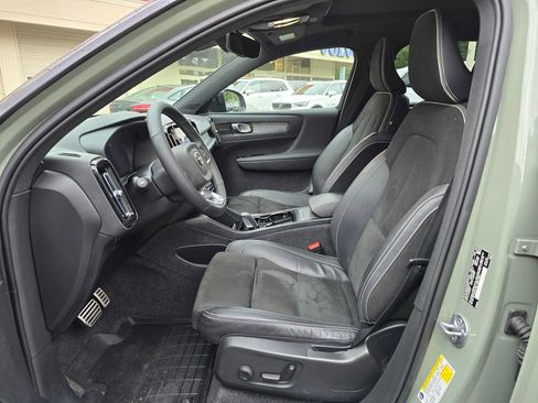 Certified 2022 Volvo XC40 P8 Recharge Ultimate image 29